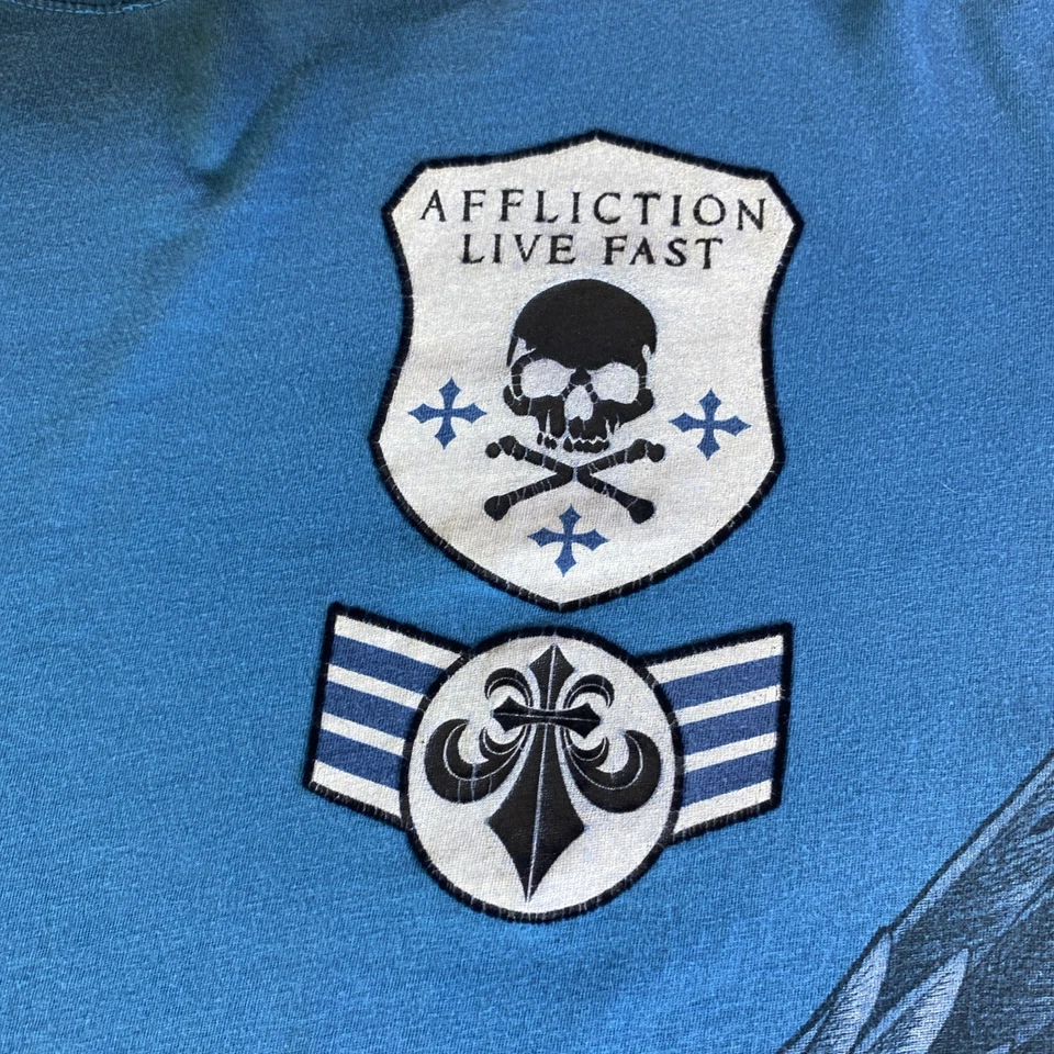 Camiseta Vintage EUA Affliction Live Fast Distressed GRANDE AZUL Rara Htf Y2k - Imagem 2 de 4
