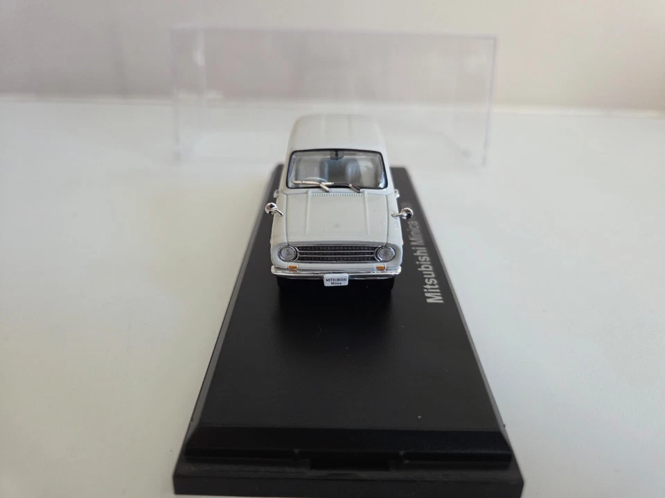Hachette Norev 1/43 Mitsubishi Minica - Blanco - 1962 - Imagen 2 de 4