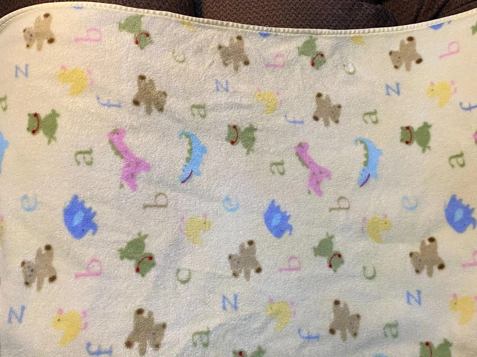 M7 JUST BORN Oso Amarillo Rana Pato Animales Jirafa ABC Peluche Bebé Cuna Manta Foto 2 de 4