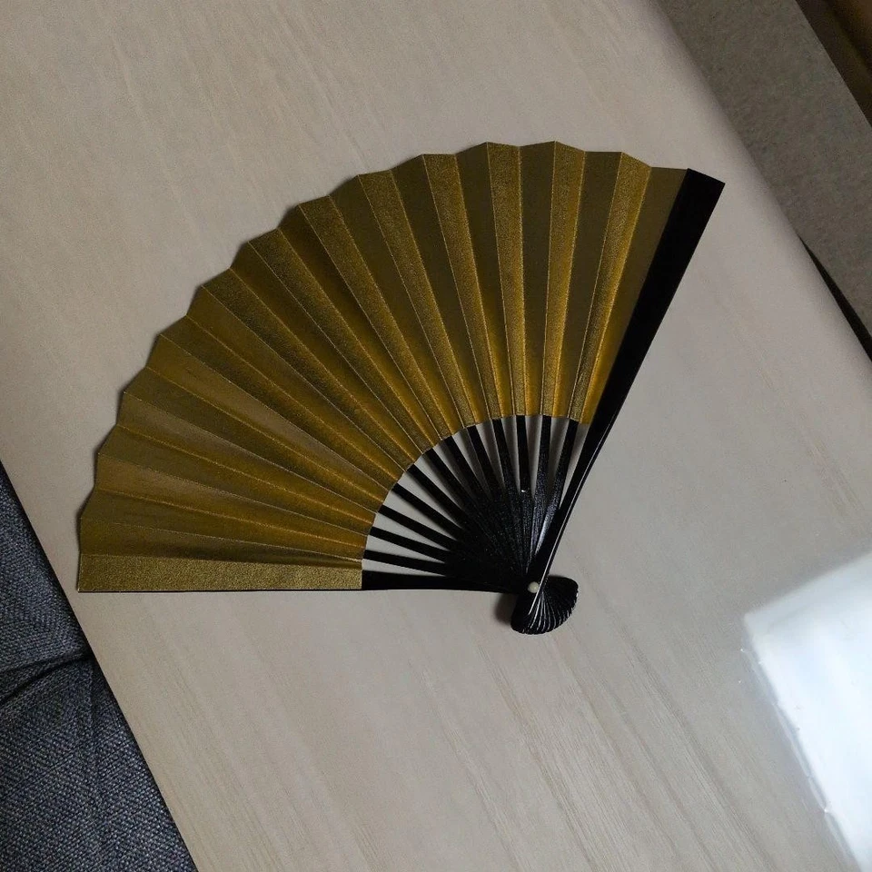 Abanico Plegable Japonés Sensu Diseño Dorado y Plata Abanico Bambú Papel Tradicional Foto 2 de 4