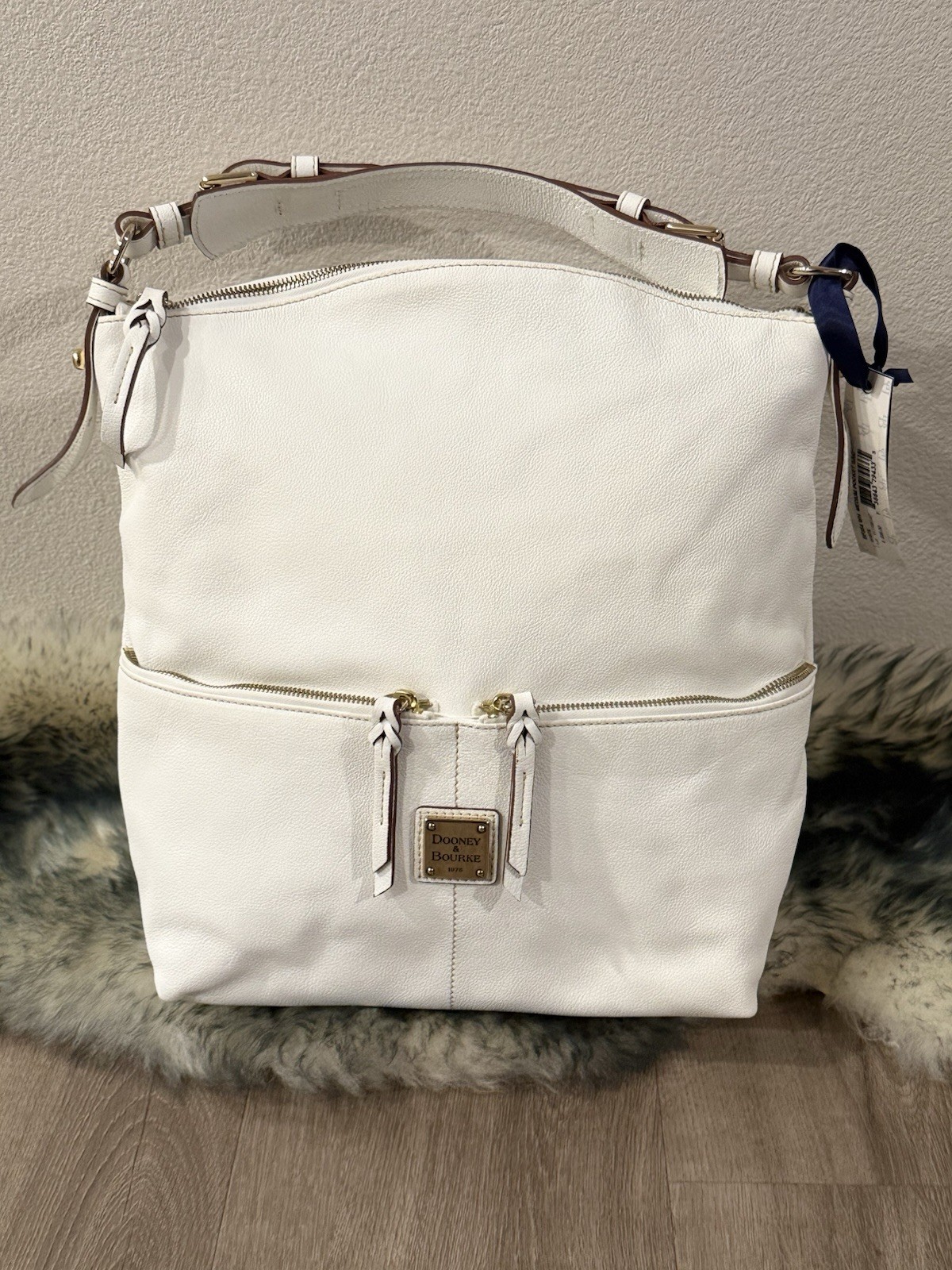 Dooney & Bourke White Pebbled Shoulder Bag Medium Pockets Zip Gold Hardware