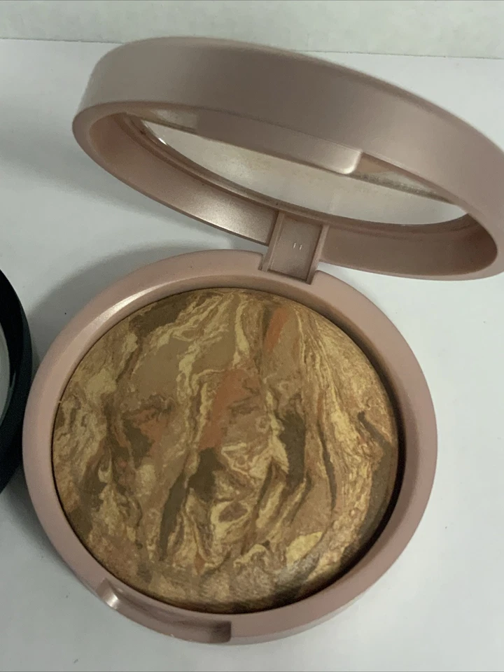 Laura Geller MATTE MAKER Invisible Oil Blotting Powder & Balance N Brighten Deep - Image 2 of 4