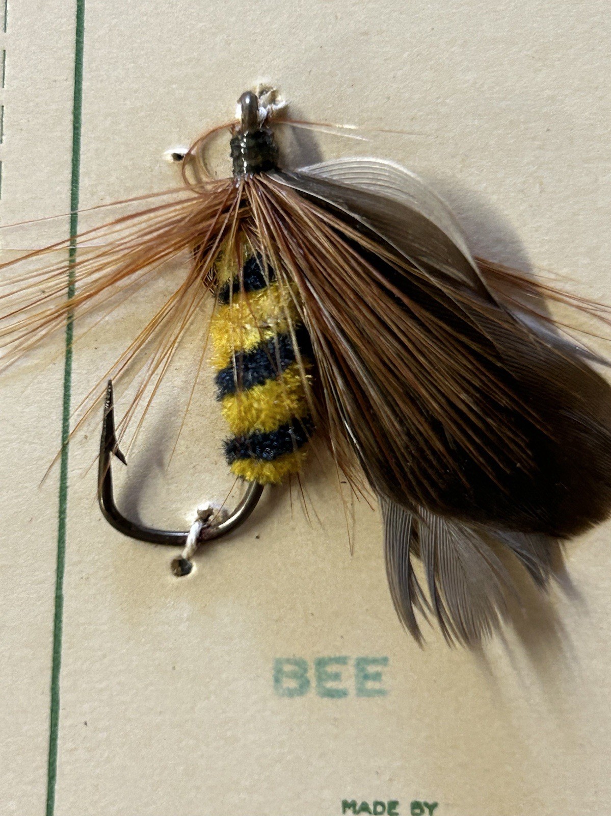 RARE VINTAGE HANDMADE BEE FISHING FLY NOS BOX OF 12 Hildebrandt Spinners Lure - Image 3
