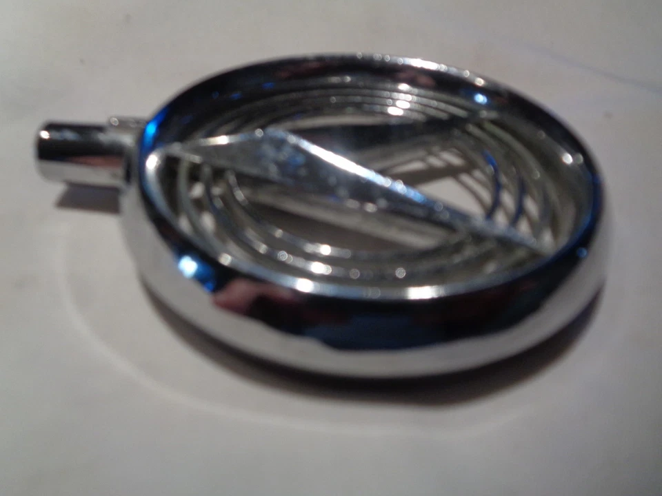 1958 Buick limited , Front Fender Gun Sight Ornament - Image 3 of 4