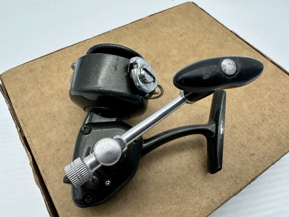 Vintage Shakespeare 2200 Open Face Spinning Reel Japan Good