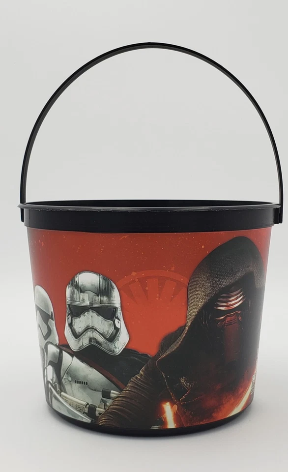 Cubo de plástico Star Wars con mango contenedor de regalos de cubo de fiesta de cumpleaños  Foto 2 de 4