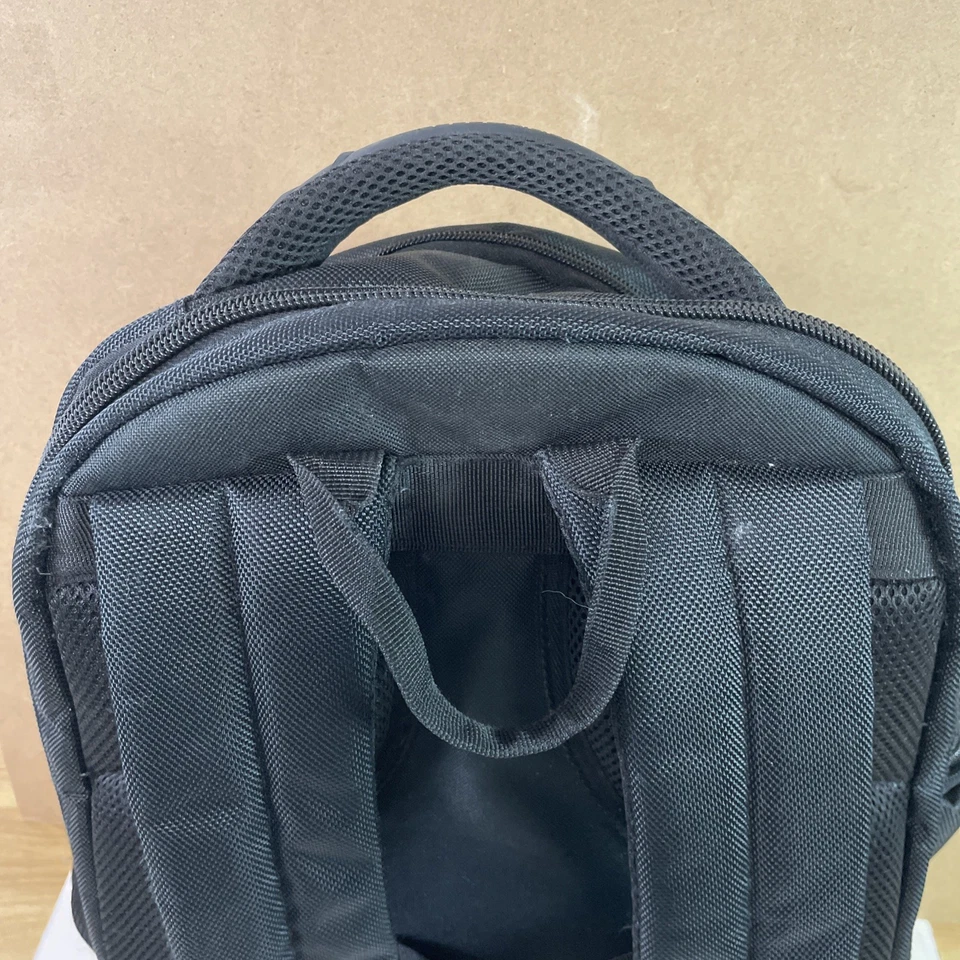 Mochila acolchada para computadora portátil Perry Ellis Foto 3 de 4