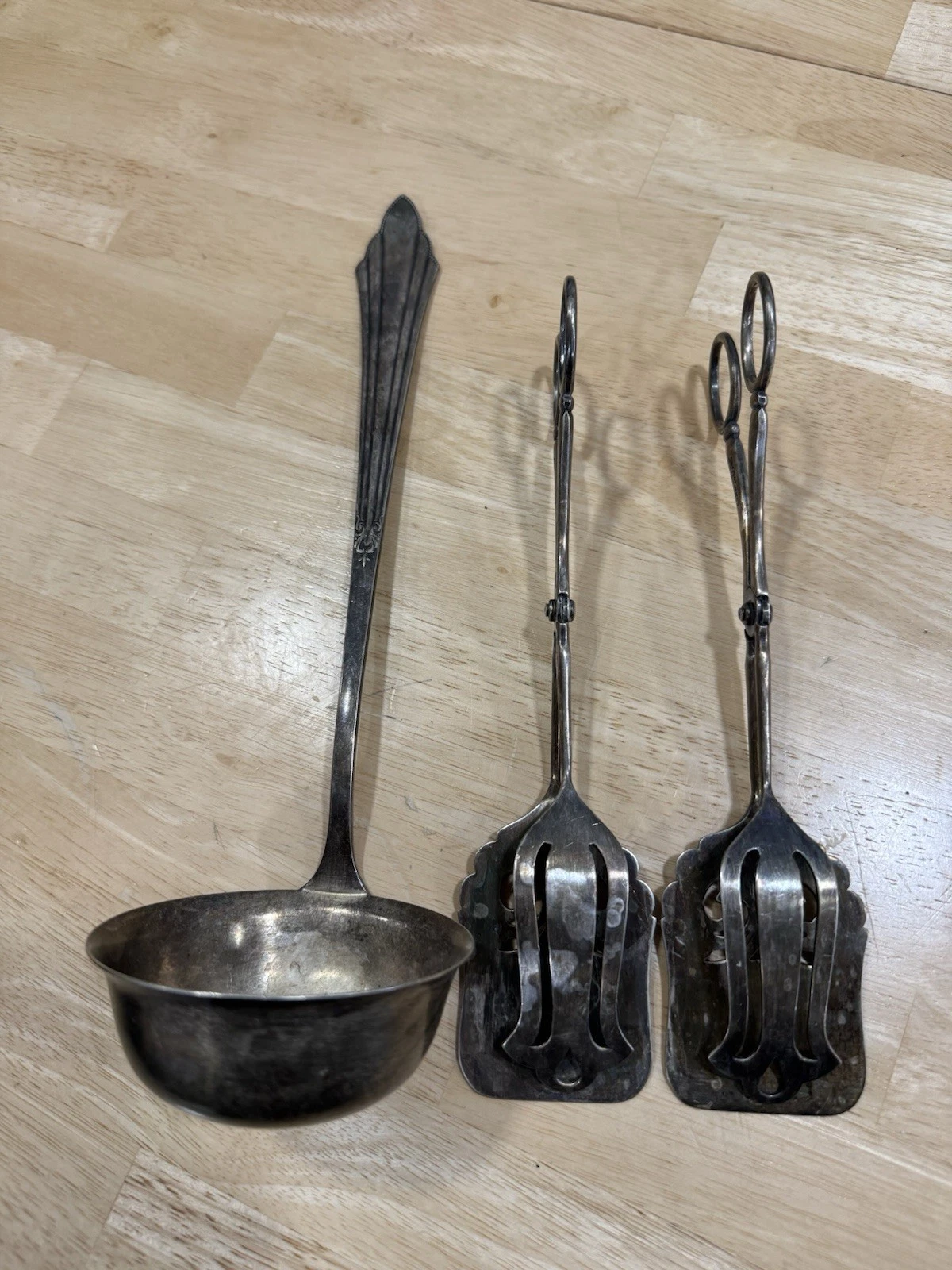 Vintage Sheffield Silverplate Serving Set Ladle Tongs England 3pcs