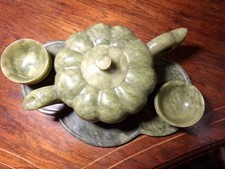 7-Teiliges Teeservice  aus nat&uuml;rlichen JADE. Unikat aus China. Mit Futtural.