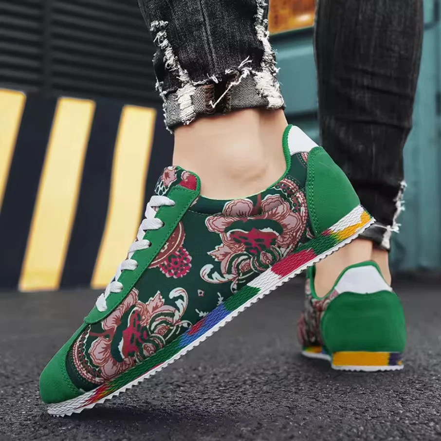 Zapatos planos bajos de diseño único informales con patrón floral para hombre Foto 3 de 4