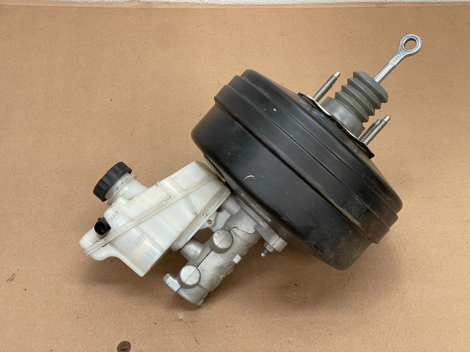 17 18 Maserati Levante Power Brake Booster Master Cylinder Reservoir 1442 OEM