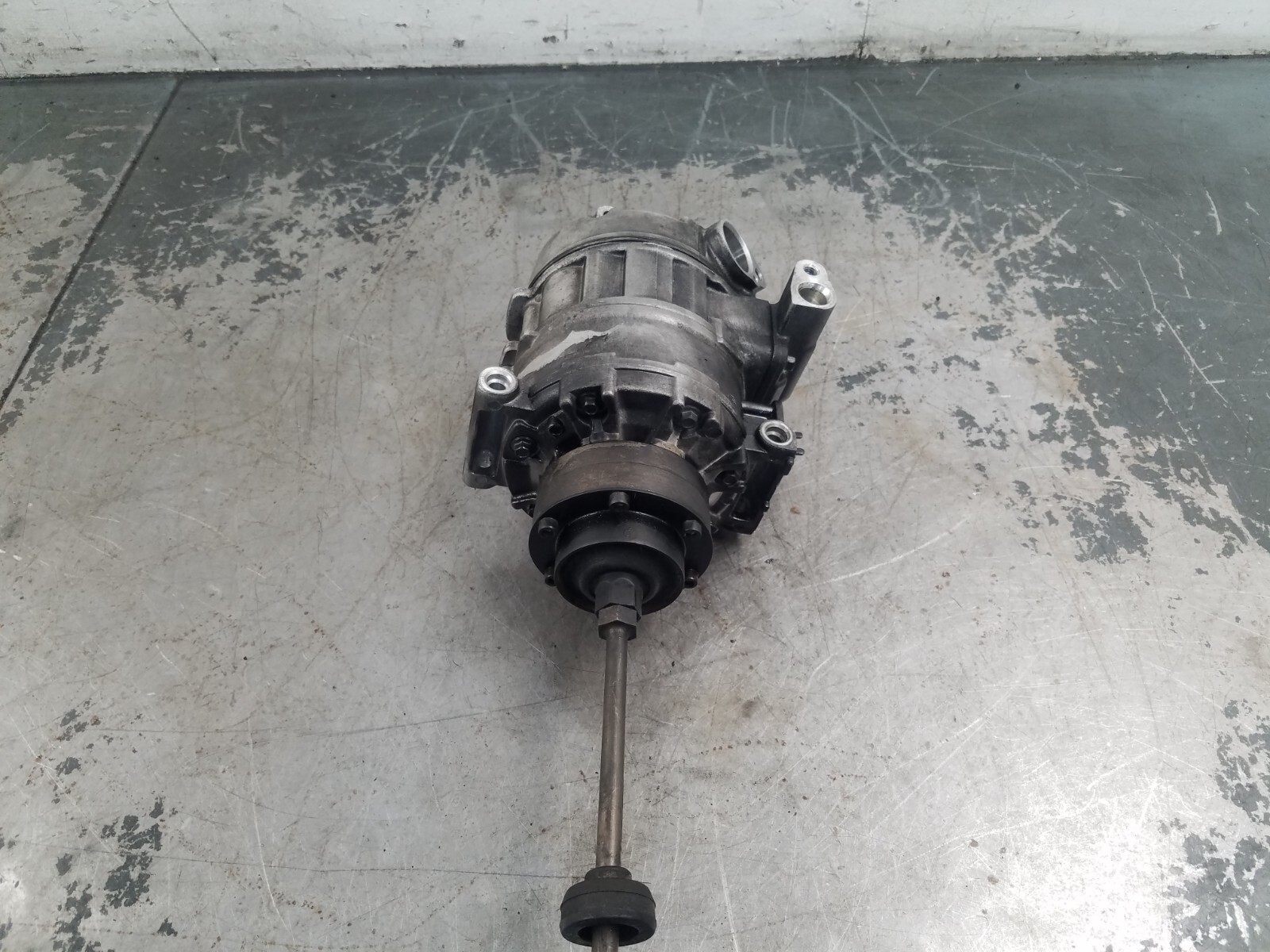 2005 Lamborghini Gallardo 5.0L V10 A/C Compressor / Shaft #2070 H3