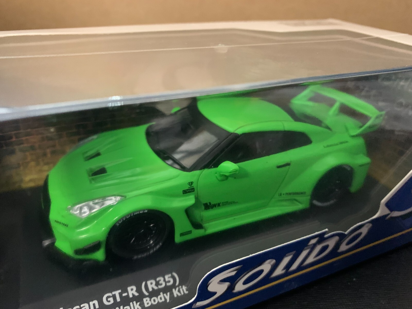 Nissan GT-R R35 Solido verte au 1/43 moulage sous pression haute fidélité