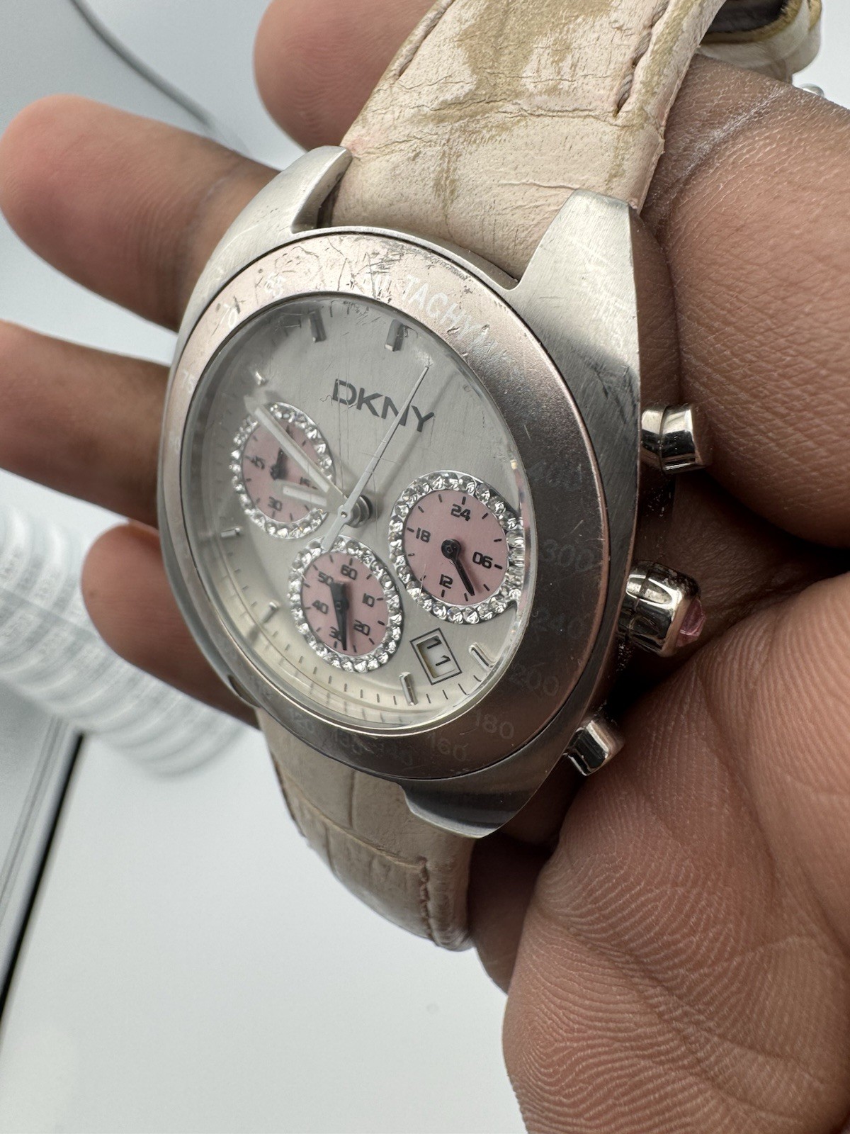 DKNY NY-5076 Women's Chronograph Tachymeter Quartz Watch, faulty image 4