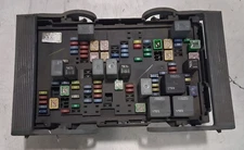 2007-2009 Chevy Silverado 1500 2500 3500 Engine Fuse Box 6.0L OEM