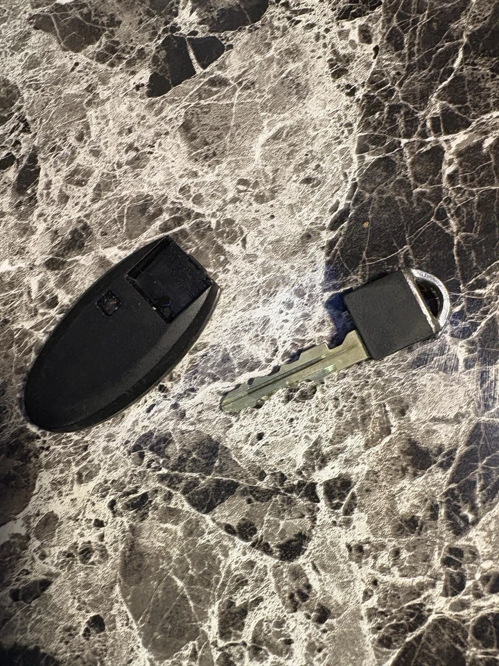 NISSAN CUBE LEAF JUKE 2011-2018 Key Fob Remote Keyless Entry CWTWB1U808 + KEY - Image 2 of 3