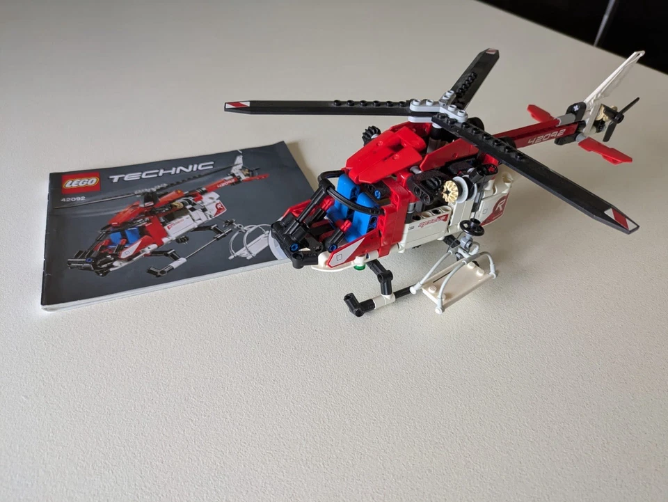 LEGO Technic 42092 Rescue Helicopter, foto 1 di 4
