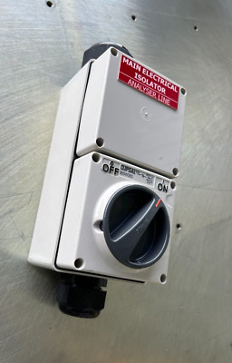 CLIPSAL 56SW363 Surface Switch 1 Gang, 3 Pole with 56 Series Mounting Enclosure