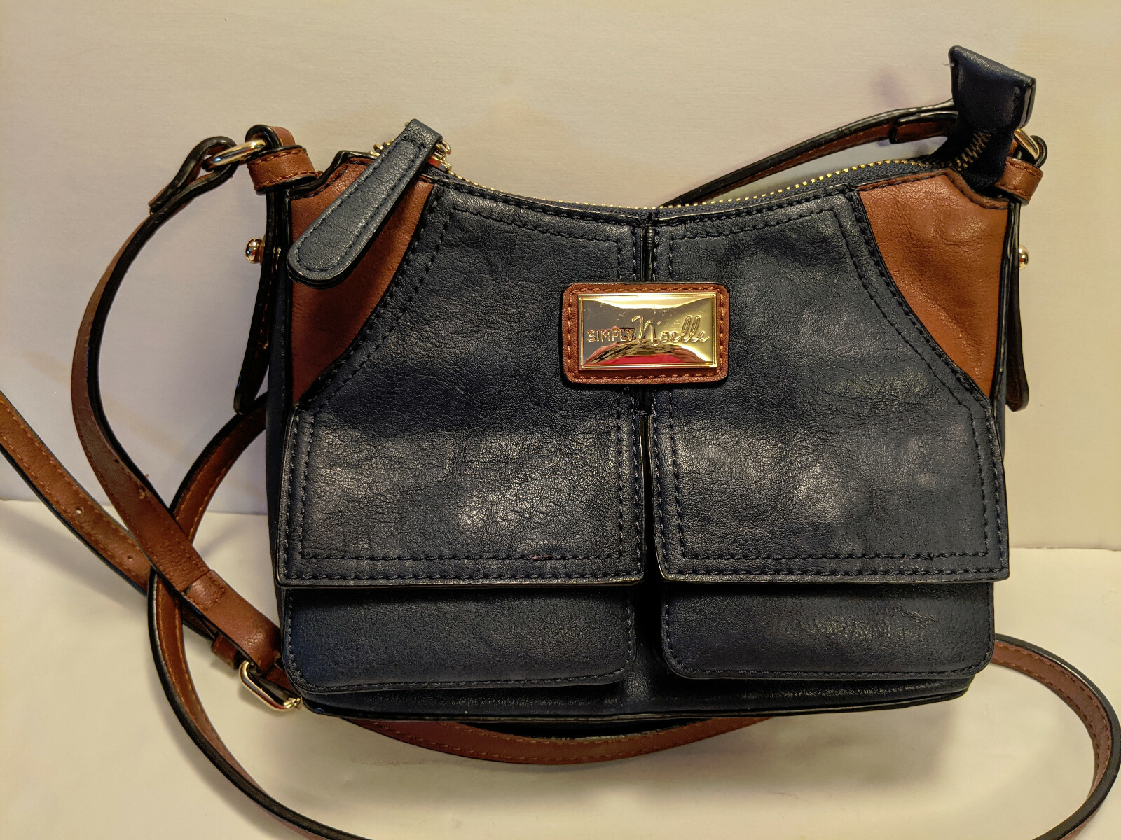 SIMPLY NOELLE Shoulder Bag Purse Crossbody Adjustable Strap Navy Camel Leather