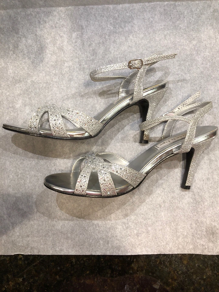 ZAPATOS DE VESTIR TOUCH UPS PARA MUJER PLATEADOS BRILLO TACÓN ALTO - TALLA 8,5M Foto 3 de 4