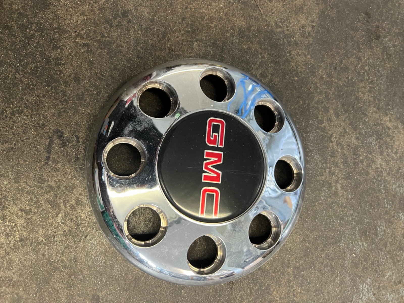 One Front 88-00 GMC Sierra 3500 OEM Wheel Center Hub Cap Chrome 