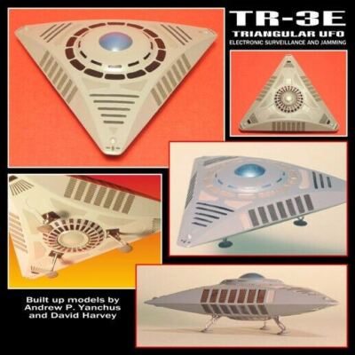 UFO TR3 Triangular U.F.O. Model Kit With Base 181AT21 | eBay