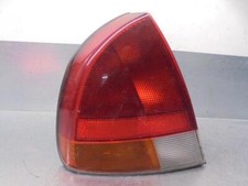 Feu arrière Mitsubishi CARISMA