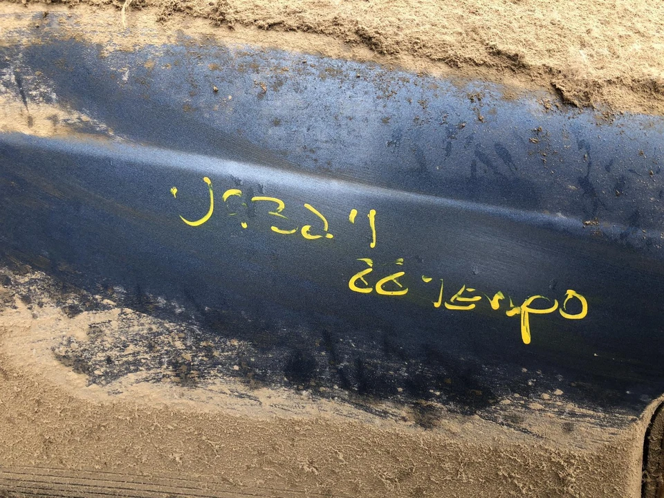 Used Right Headlight Assembly fits: 1988 Ford Tempo Right Grade B - Image 4 of 4