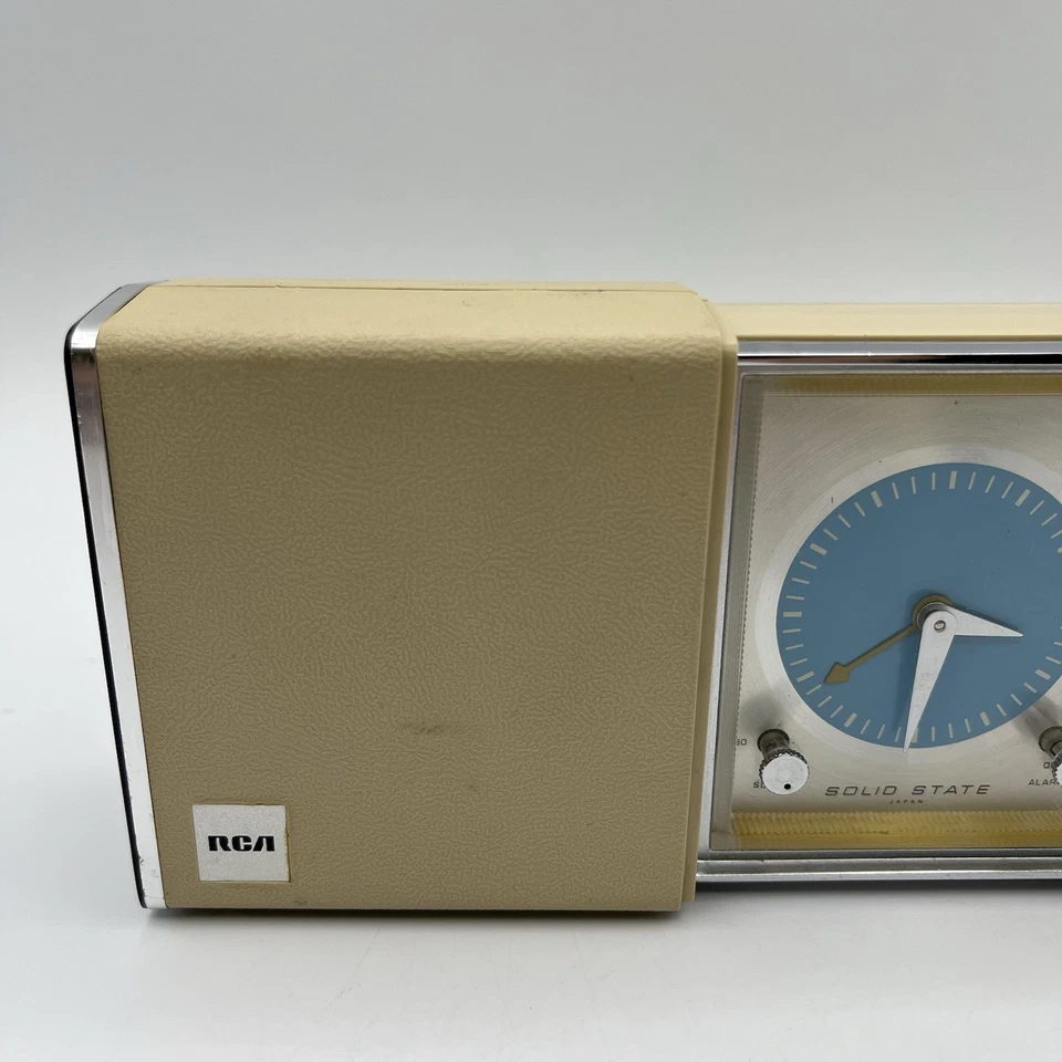 Radio despertador portátil de cuerda de viaje RCA - RZD32B - REPUESTOS O REPARACIÓN Foto 4 de 4