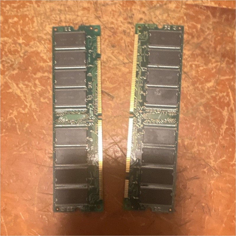 Crucial DDR1 SDRAM DIMM PC-3200 1GB (2x512MB) Unbuffered RAM CT12864Z40B