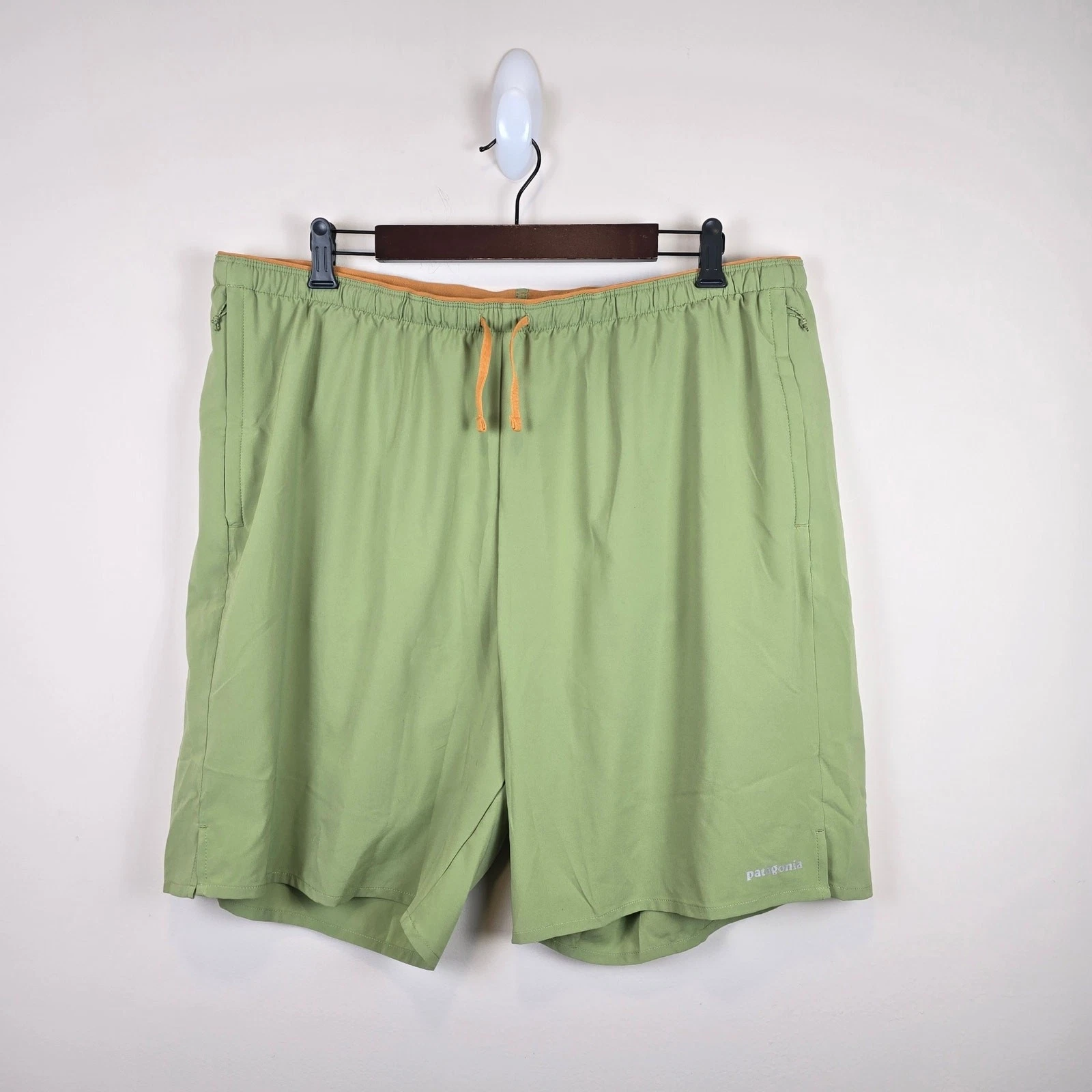 Patagonia Mens Multi Trails Shorts Size XXL 8" Inseam Buckhorn Green Lined 57602
Opens in a new wind