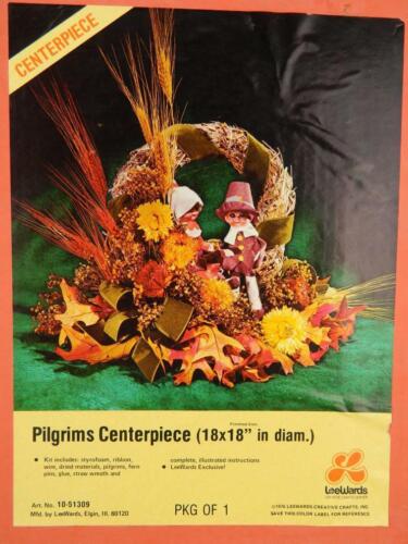 Vtg LeeWards Thanksgiving Pilgrim Floral Centerpiece Craft Kit #10-51309 18 x 18 - Afbeelding 1 van 4