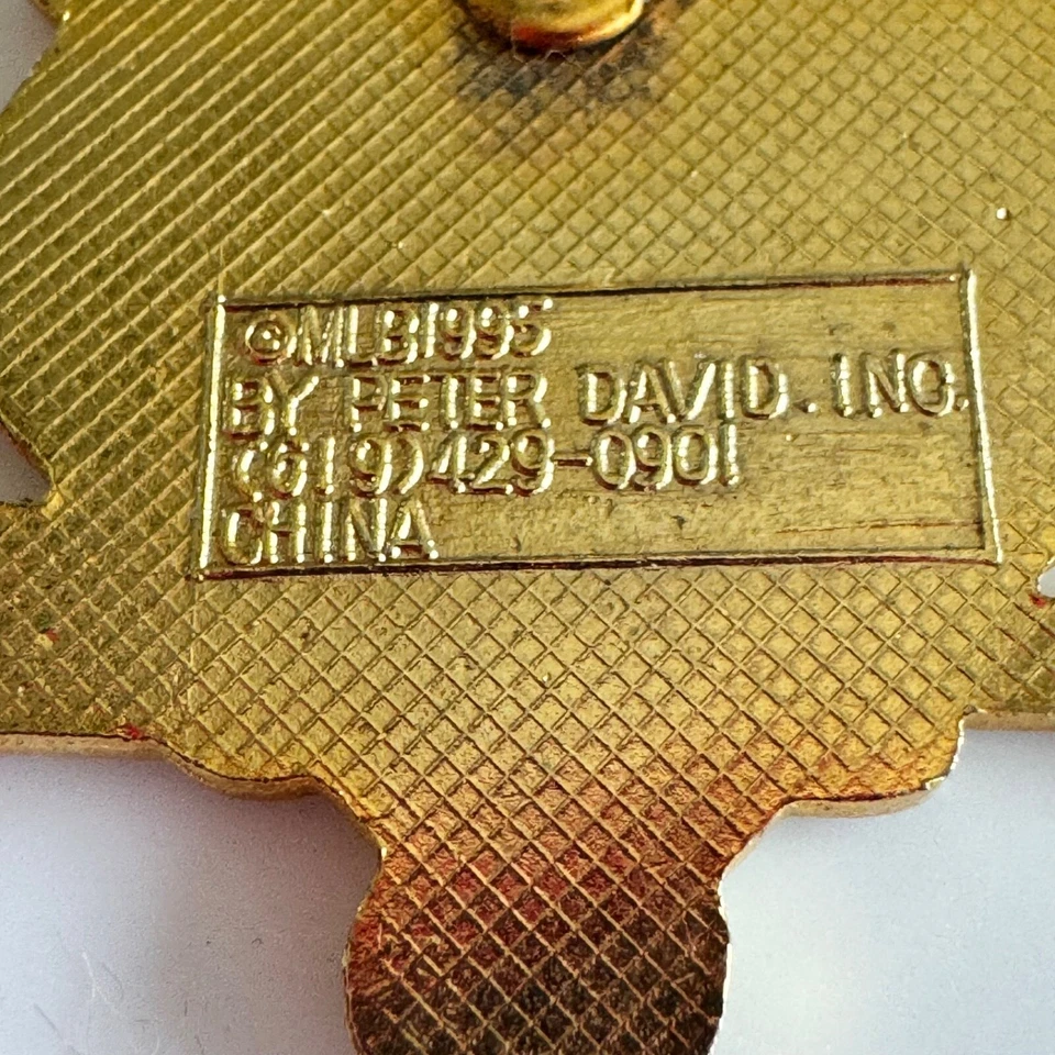 Vintage Eddie Murray 3000 Hits Pin – 1995 Cleveland Indians MLB Badge - Image 4 of 4