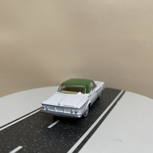 Johnny Lightning John Deere #2 1962 Plymouth Belvedere White & Green w/Logo NM - Picture 6 of 14