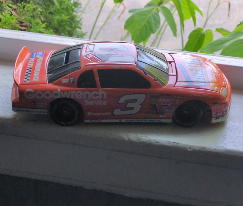 General Mills 1:24 Dale Earnhardt #3 1997 Monte Carlo Diecast Bank