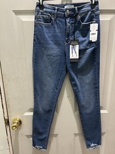 New Sofia Vergara Super High Rise Curvy Skinny Ankle Jeans. Size 2. Great Jeans 