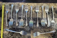 SET OF 12 VINTAGE 1940 AVALON AKA CABIN PATTERN SILVERPLATED SALAD 🥗 FORKS 
