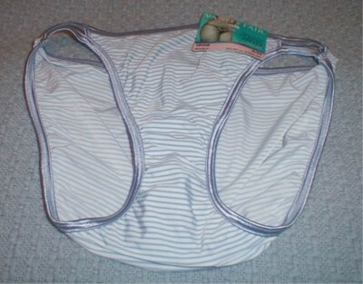 New With Tags Pr of Vanity Fair Illumination Double String Side Panties Size 6 M