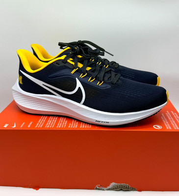 Nike Mens University Of Michigan Zoom Pegasus 39 Shoes Sz 8 New DR1964-400 UM