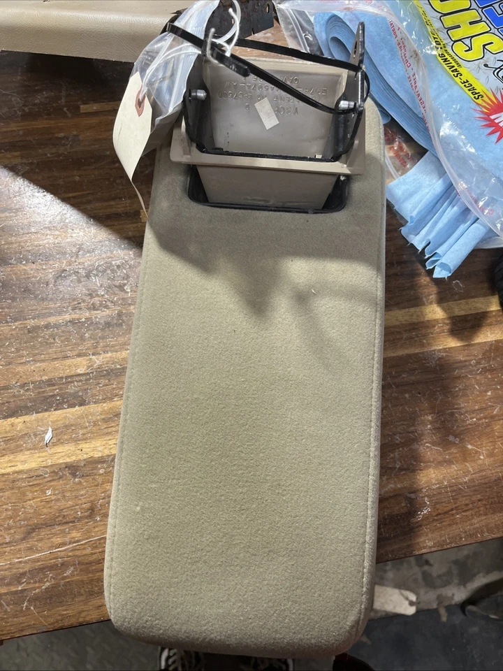 1993-1997 Ranger Tan Center Console Arm Rest and Console Lid - Image 3 of 4