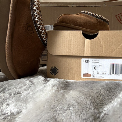 UGG Tasman Women s Brown Suede Slip-On Slippers US 6, Rubber Sole Flat
