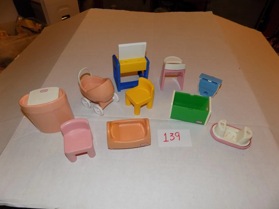 Muebles de cocina, cochecito, tortuga, trona Little Tikes vintage para casa de muñecas+ Foto 2 de 2