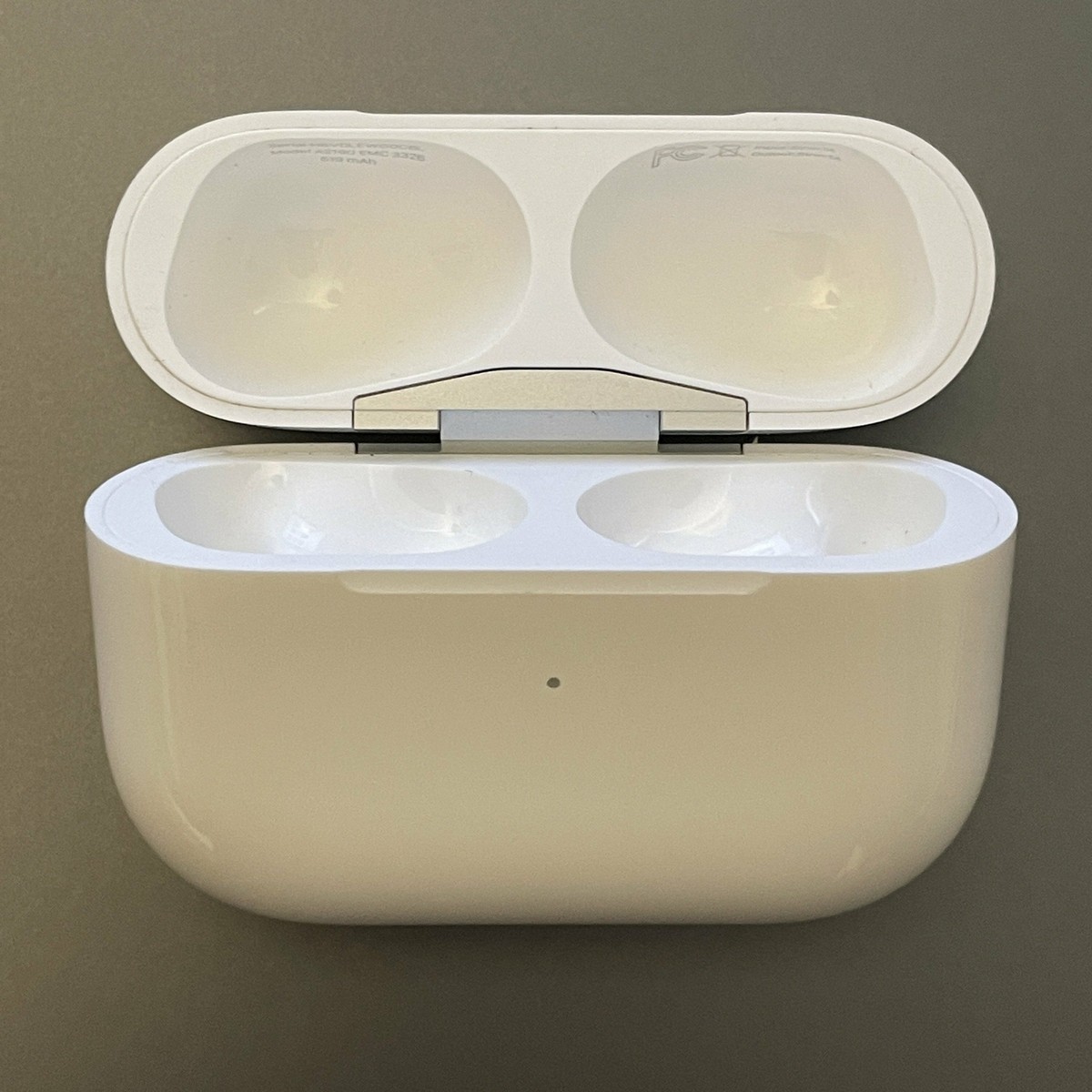 Apple AirPods Pro 1st Gen Original Replacement Charging Case Apple AirPods Pro 1st Gen Original Replacement Charging Case
