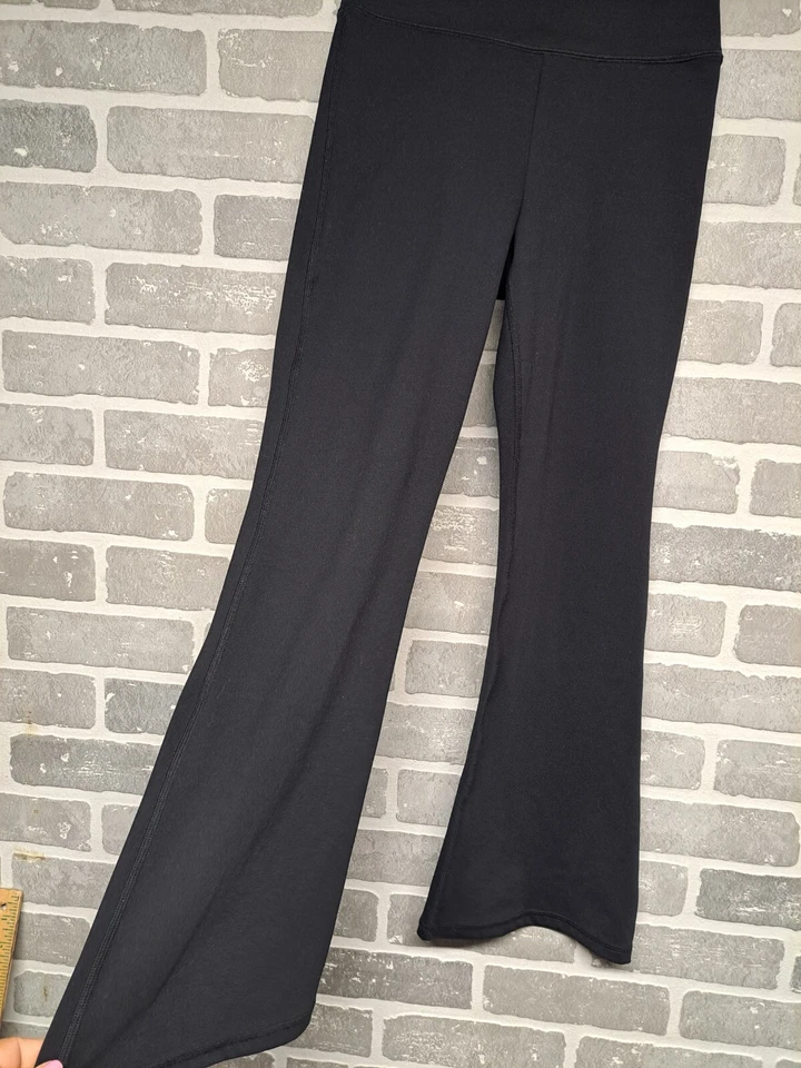 Pantalones negros súper suaves transpirables elásticos en 4 vías Abercrombie para niños talla 11/12 Foto 3 de 4