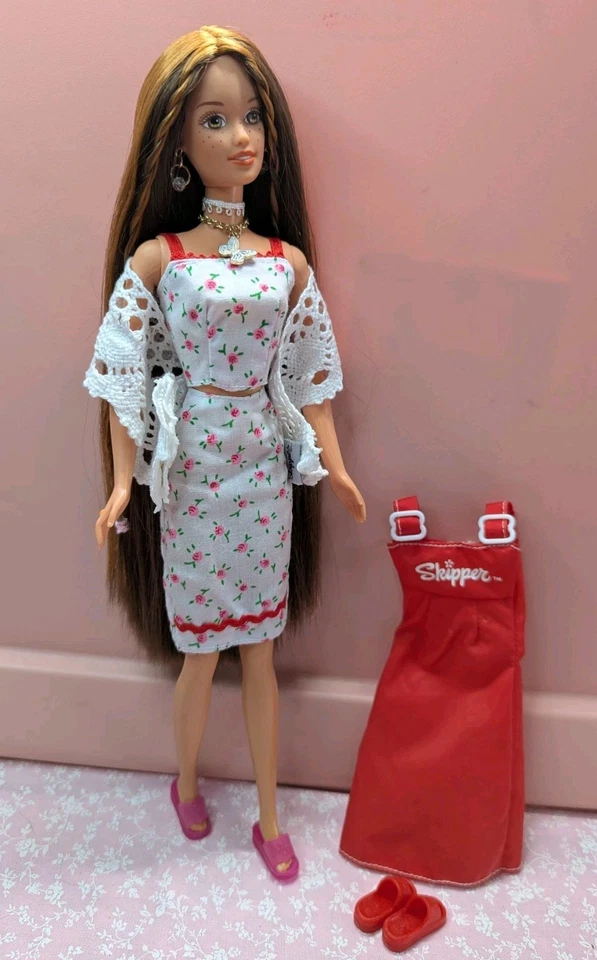 Muñeca Barbie Teen Courtney All Grown Up 1996 Mattel rediseñada  Foto 2 de 4