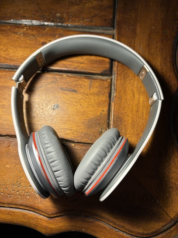 Beats White Gray Headphones Barely Used Case No Box Has Cord eBay