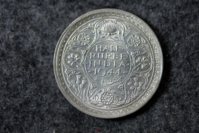 1944 - B INDIA SILVER 1/2 RUPEE COIN!!  #J07386