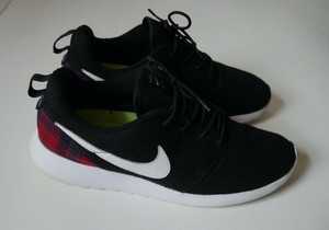 nike roshe run preto