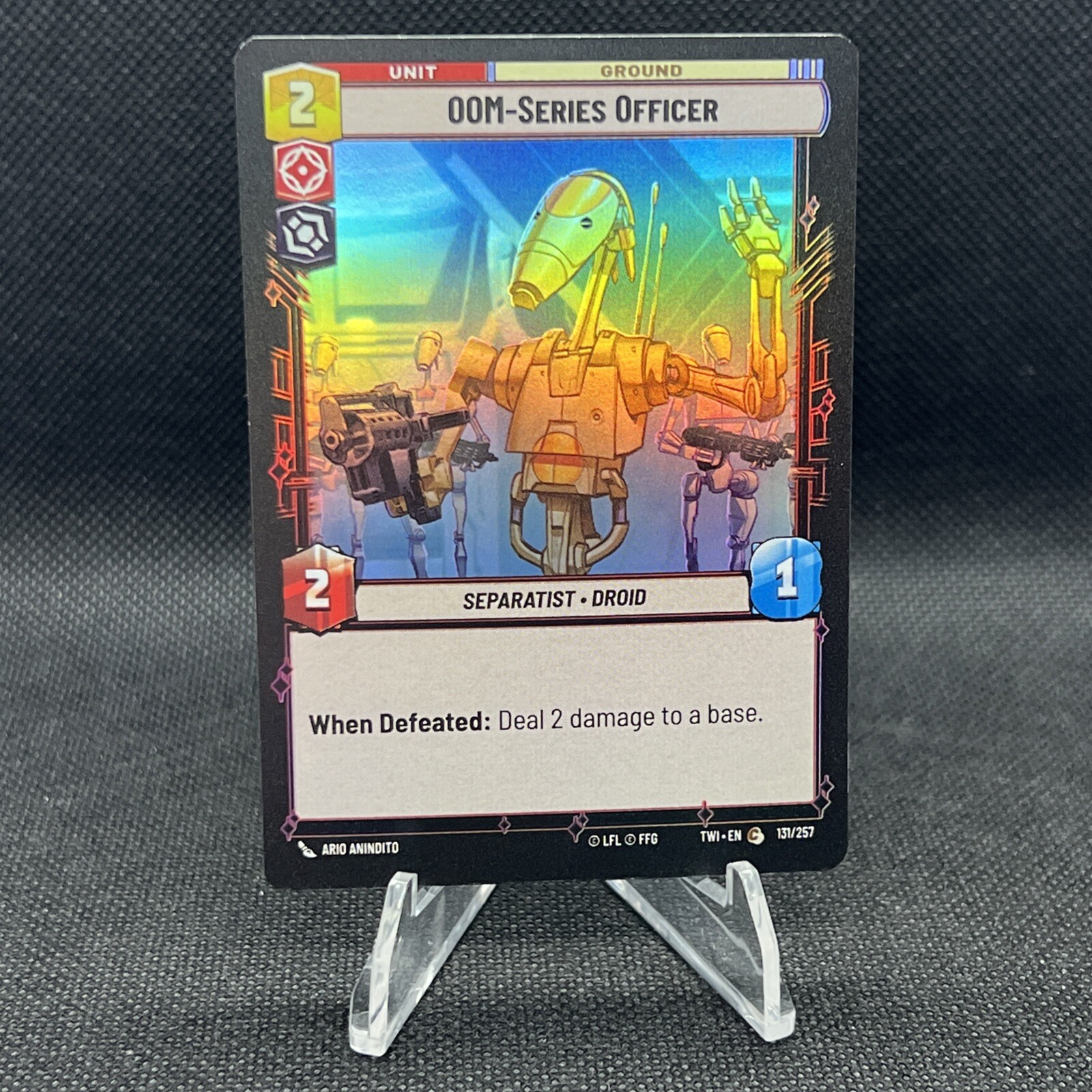 FOIL Star Wars Unlimited - 00M-Series Officer - 131/257 - ToR FOIL