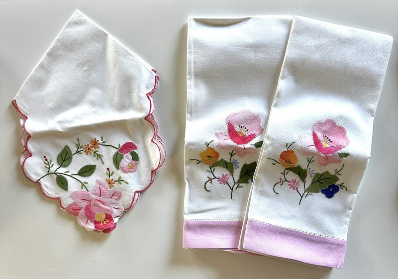 Vintage Linen Hand Tea Towels (2) & Bread Basket Linen Appliqué Embroidery